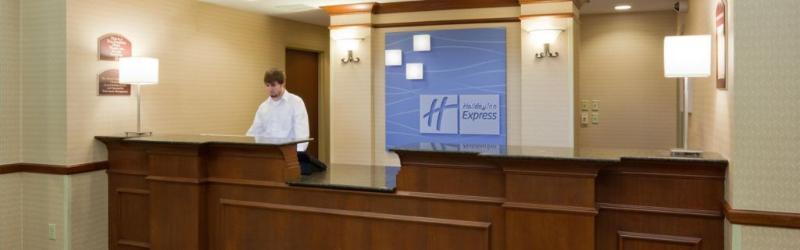 Holiday Inn Express Hotel & Suites Grand Forks By Ihg Exterior foto